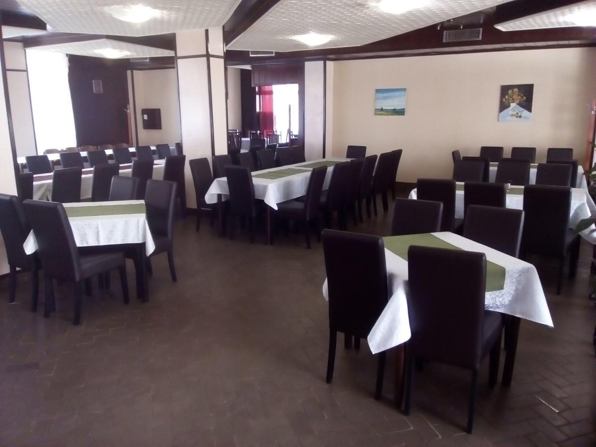 Restoran Sa Prenocistem Zitiste Exterior foto