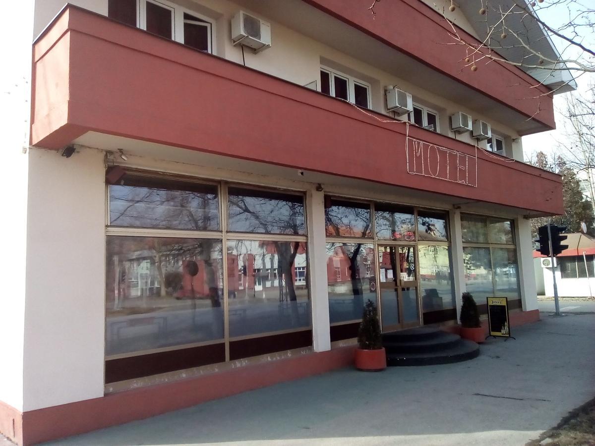 Restoran Sa Prenocistem Zitiste Exterior foto