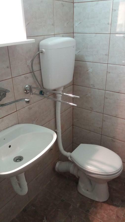 Restoran Sa Prenocistem Zitiste Exterior foto