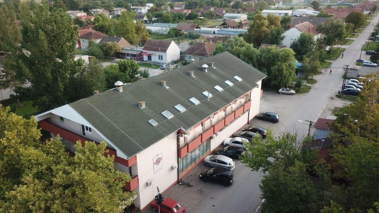 Restoran Sa Prenocistem Zitiste Exterior foto